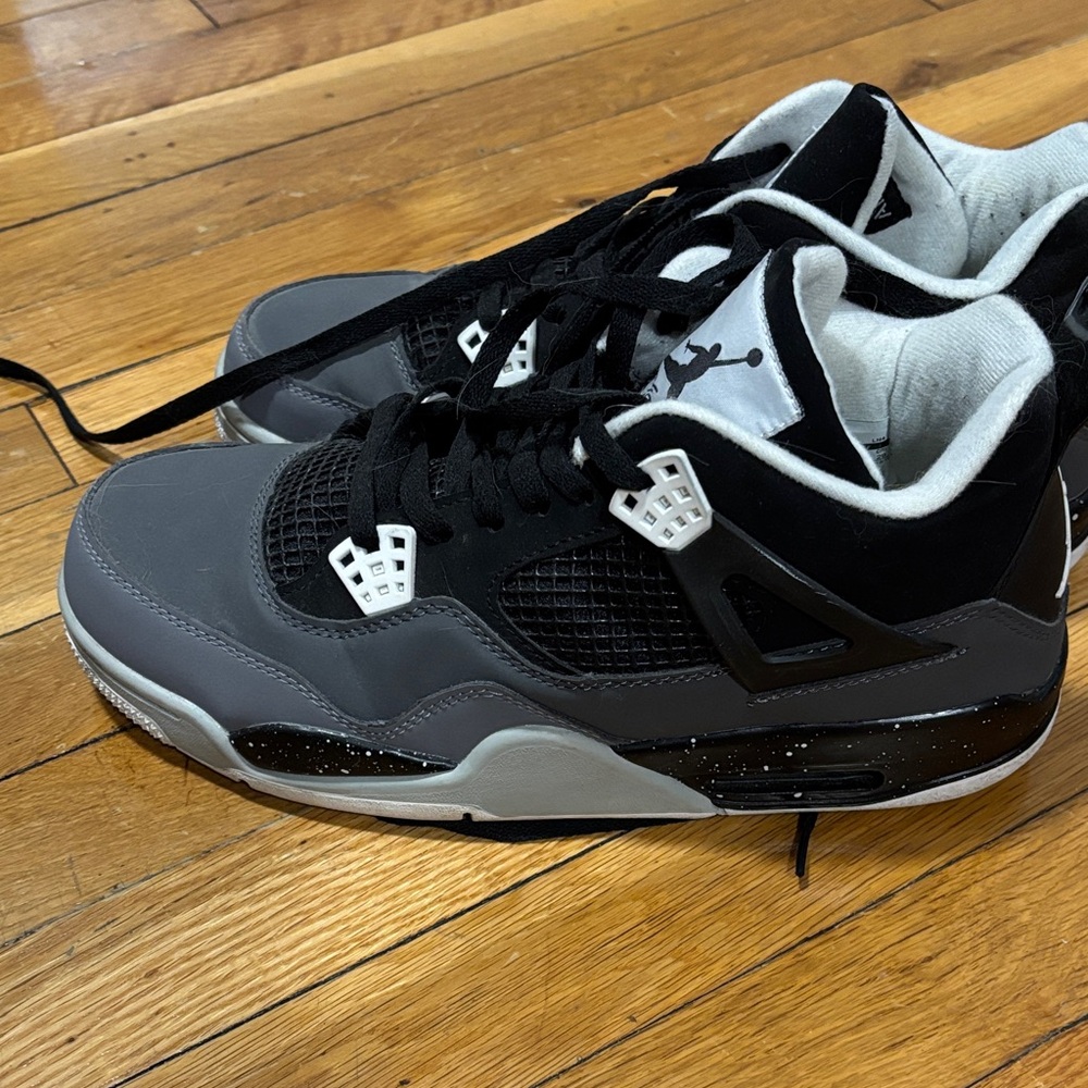 Jordan Black and Gray Sneakers retro 4 Fear